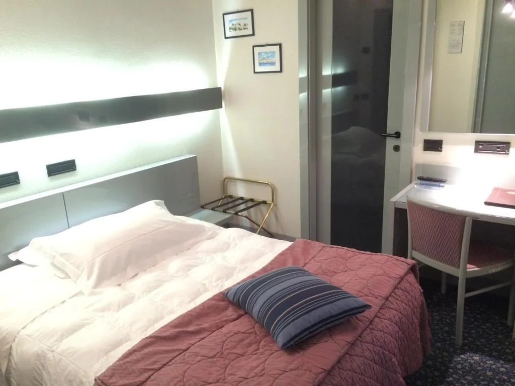 Camera Matrimoniale Economy — Hotel Michelangelo