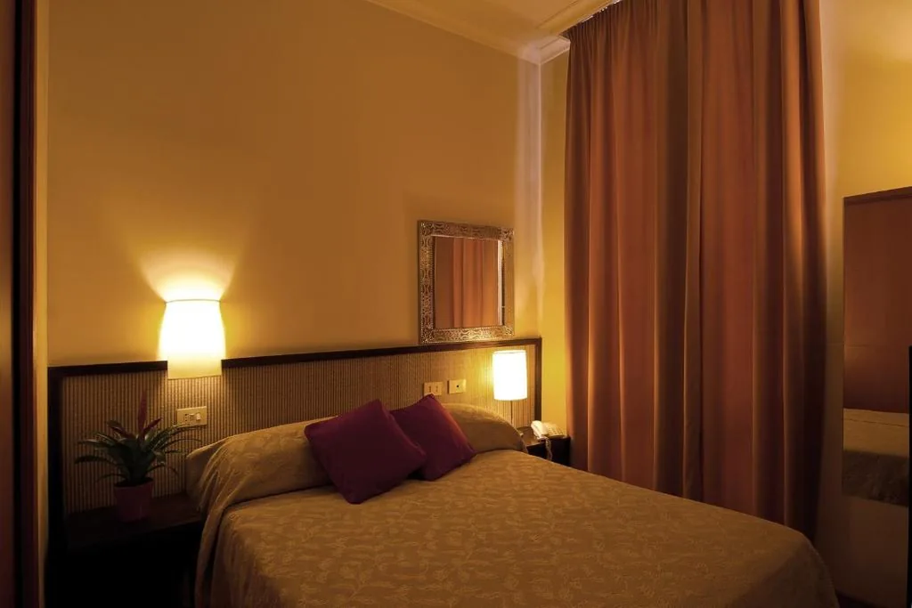 Camera Matrimoniale Economy — Hotel Novecento