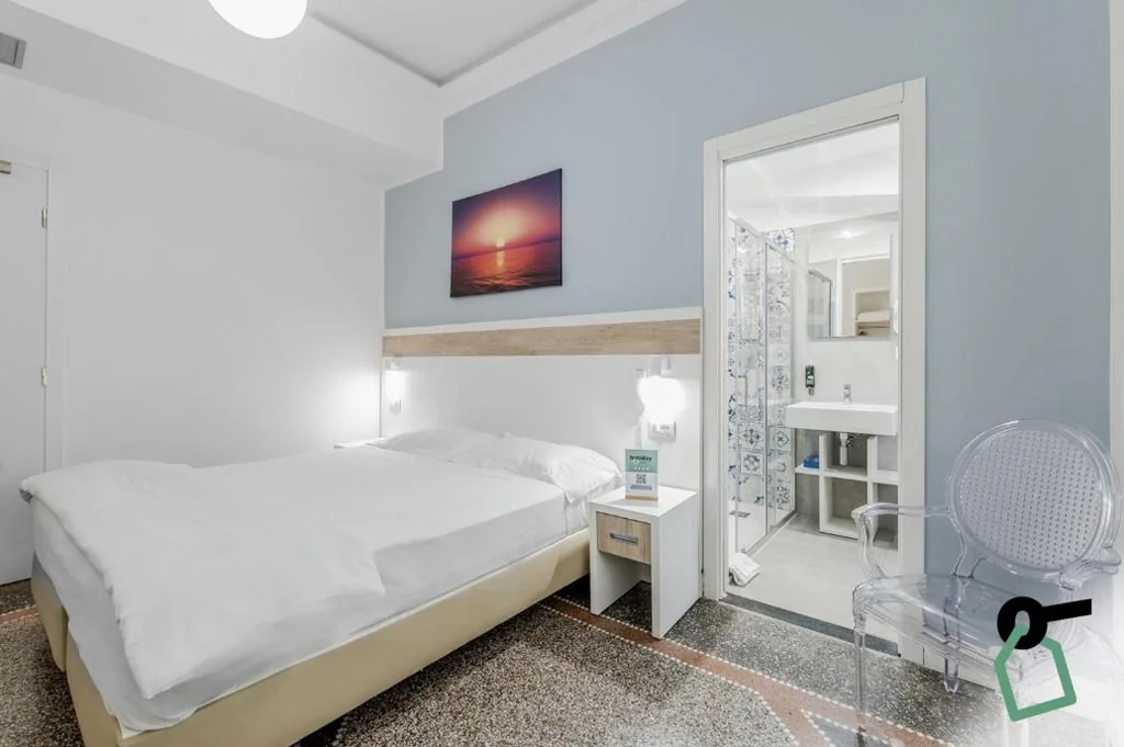 Camera Matrimoniale Economy — Hotiday Room Collection – Rapallo
