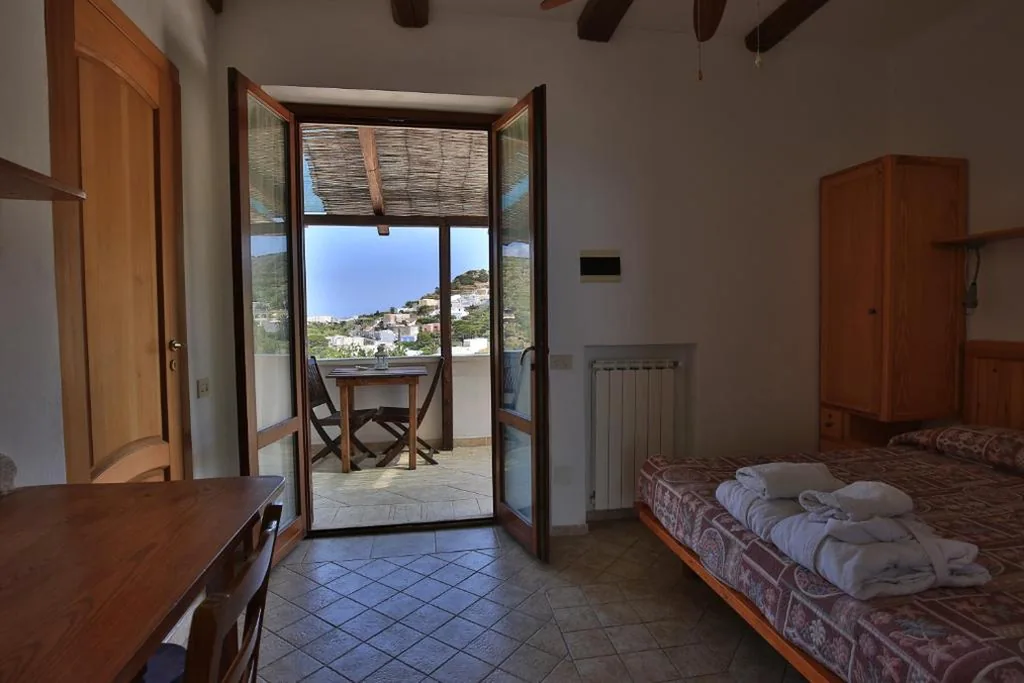 Economy Double Room — Il Cigno Affittacamere Bed & Breakfast
