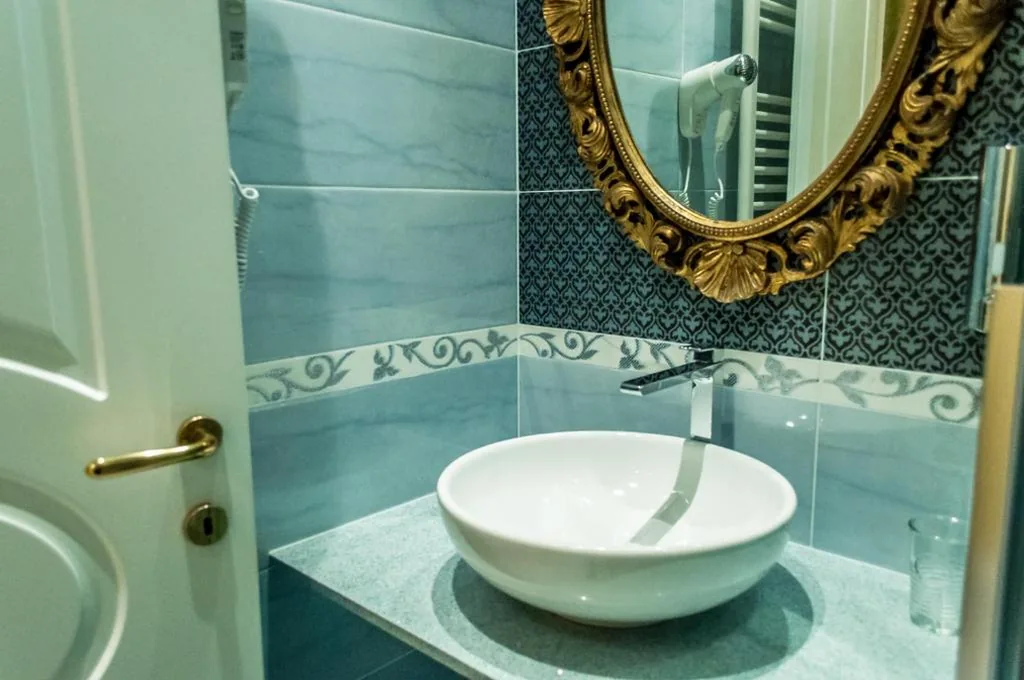 Camera Matrimoniale Economy — Impero Vaticano Suites Guest House