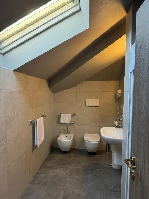 Economy Double Room — Jet Hotel