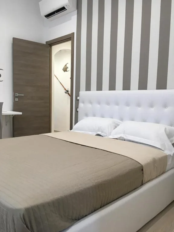 Camera Matrimoniale Economy — Maestrale Charme Rooms