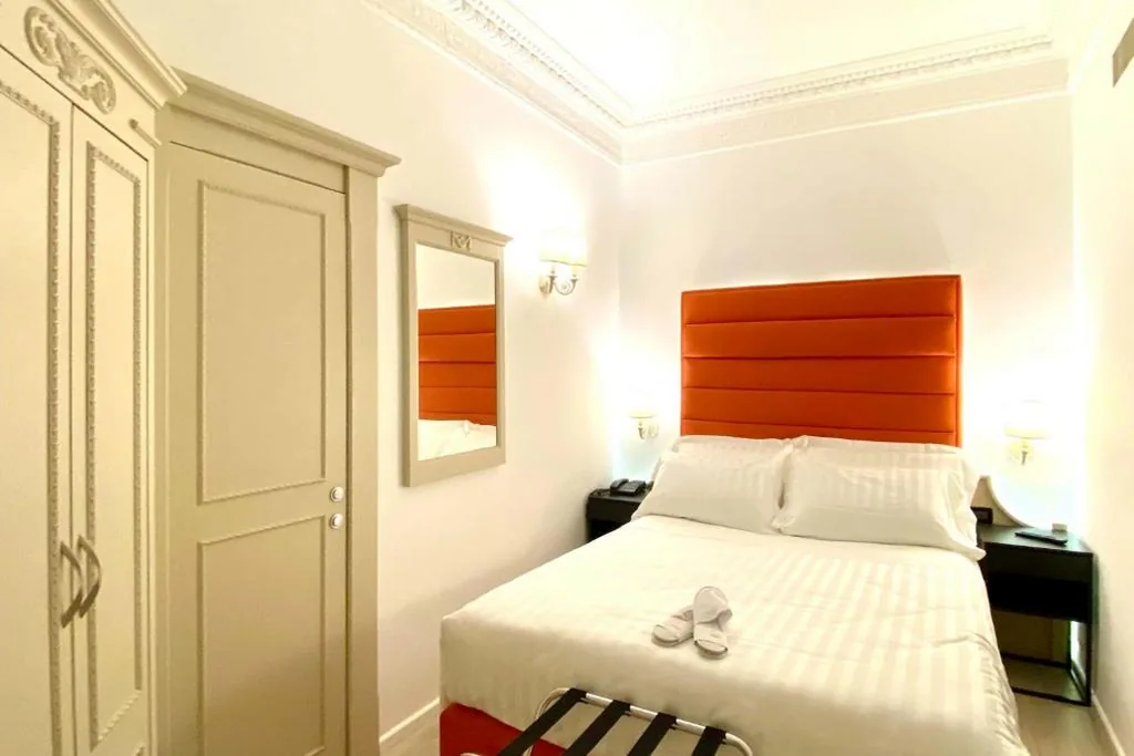 Small Economy Double Room — BB Hotels Smarthotel Bailey’s