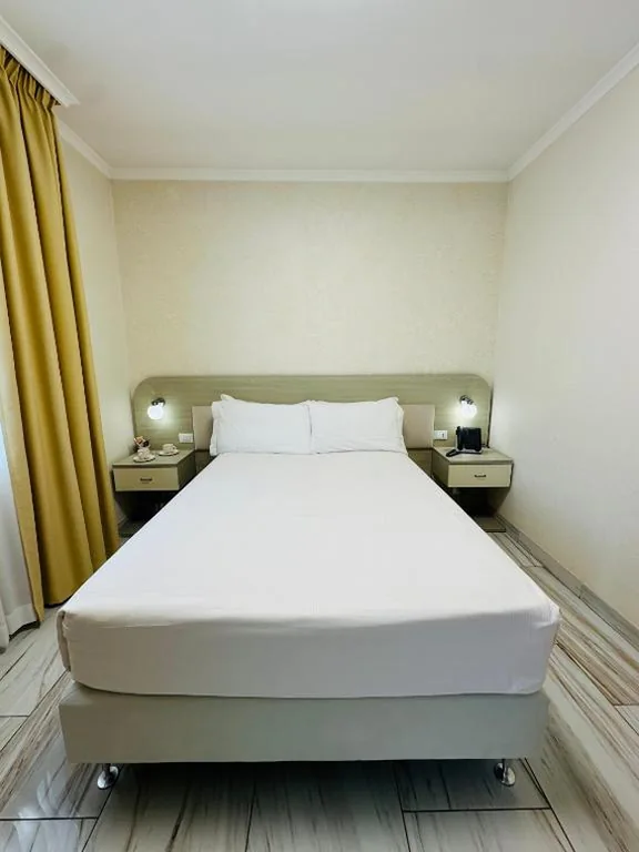 Camera Matrimoniale Economy — Rome Airport Inn