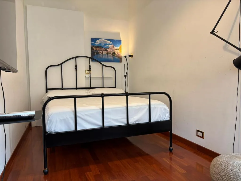 Economy Double Room — SmooRoomS Trastevere