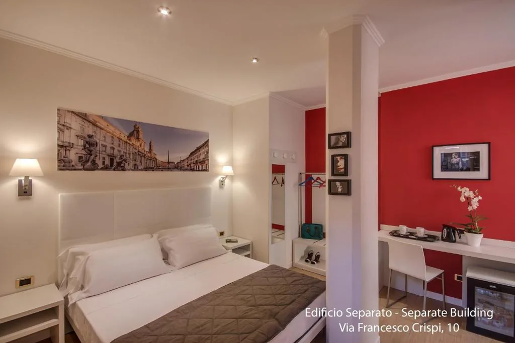 Camera Matrimoniale - Edificio Separato — Piazza di Spagna Comfort Rooms