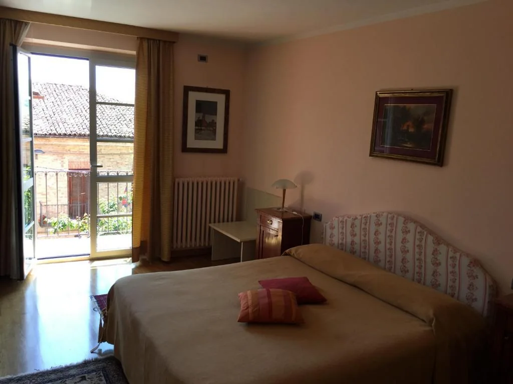 Executive Double Room — Castelbourg