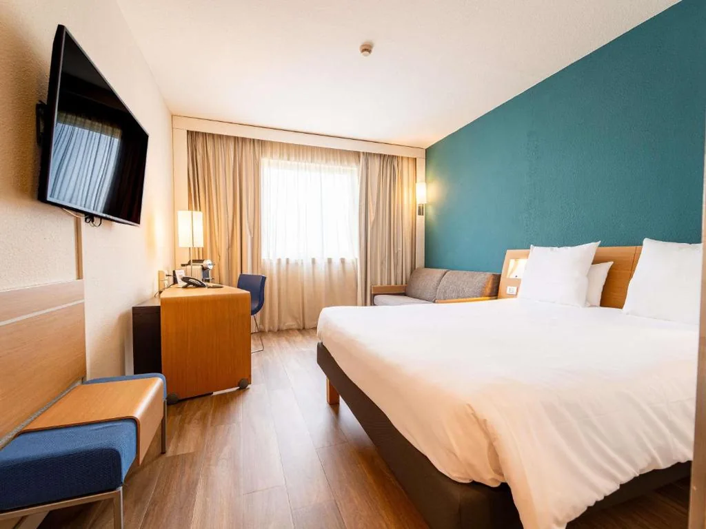 Camera Matrimoniale Executive con Divano-Letto — Novotel Roma Est