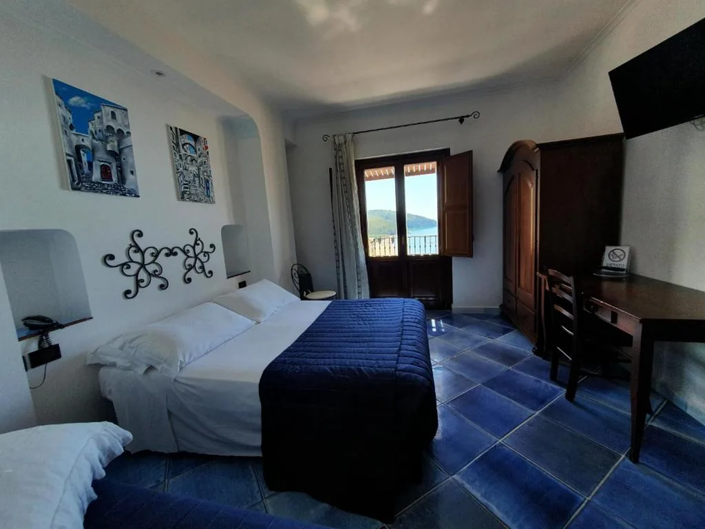 Executive Double Room with Sea View — Hotel Corallo Sperlonga
