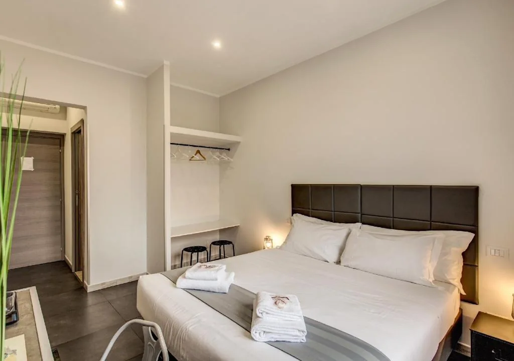 Camera Matrimoniale — Floor 6 Boutique Rooms by DOT Suites