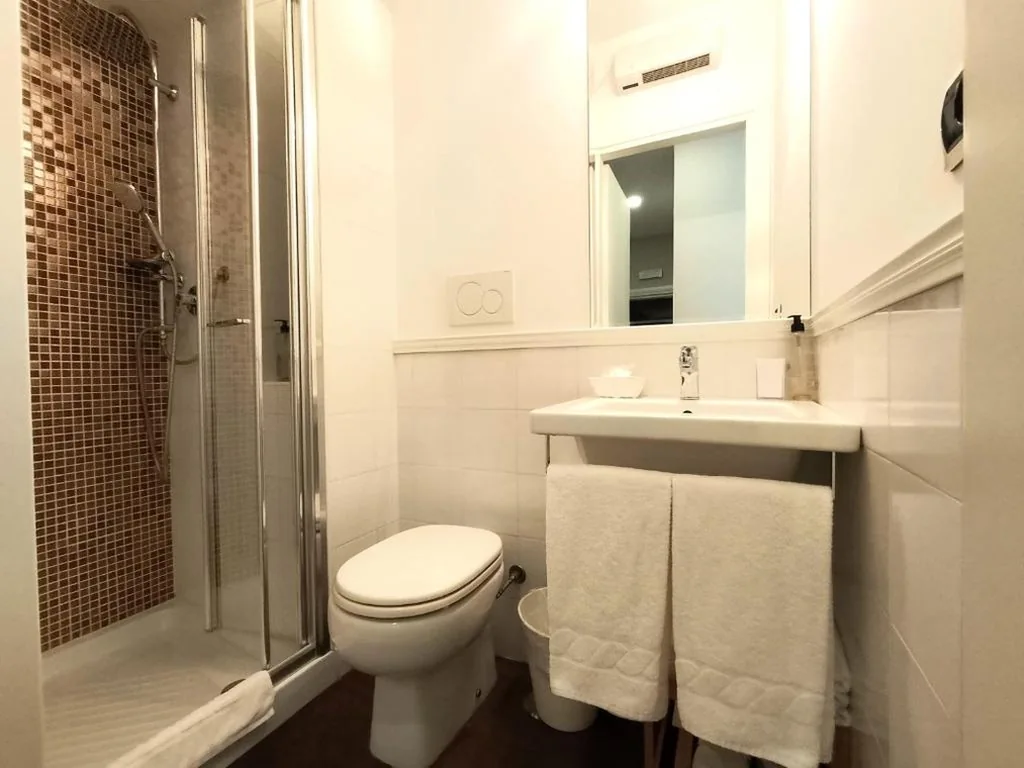 Camera Matrimoniale — Guest House Cavour 278