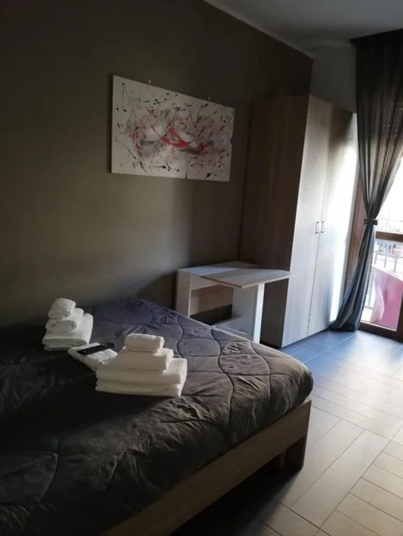 Double Room — HH Hermoso Housing ALESSANDRIA