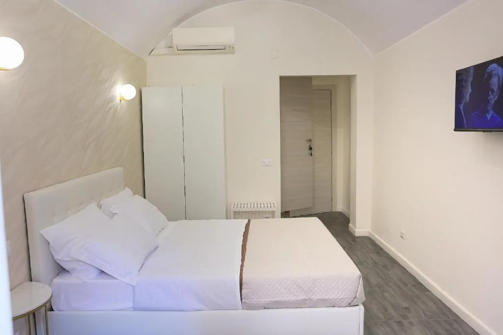 Camera Matrimoniale — Holiday 168 Guest House