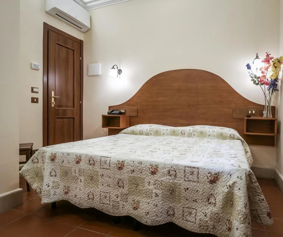Double Room — Hotel 4 Coronati