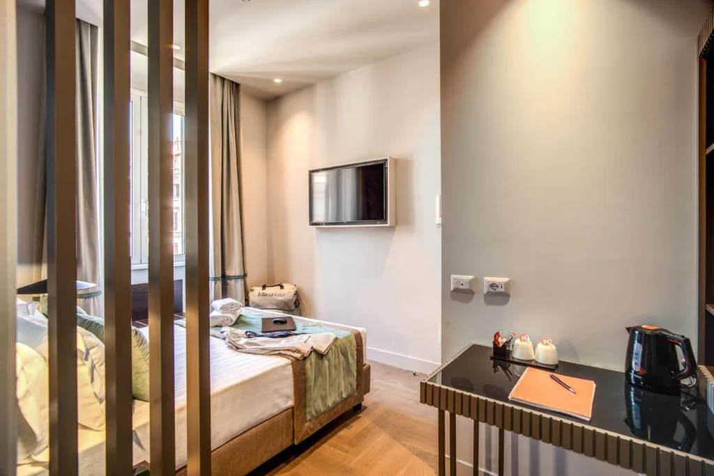 Double Room — Hotel 77 Seventy-Seven – Maison D’Art Collection