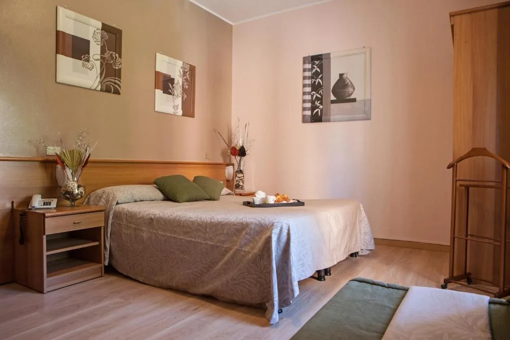 Camera Matrimoniale — Hotel Adriano