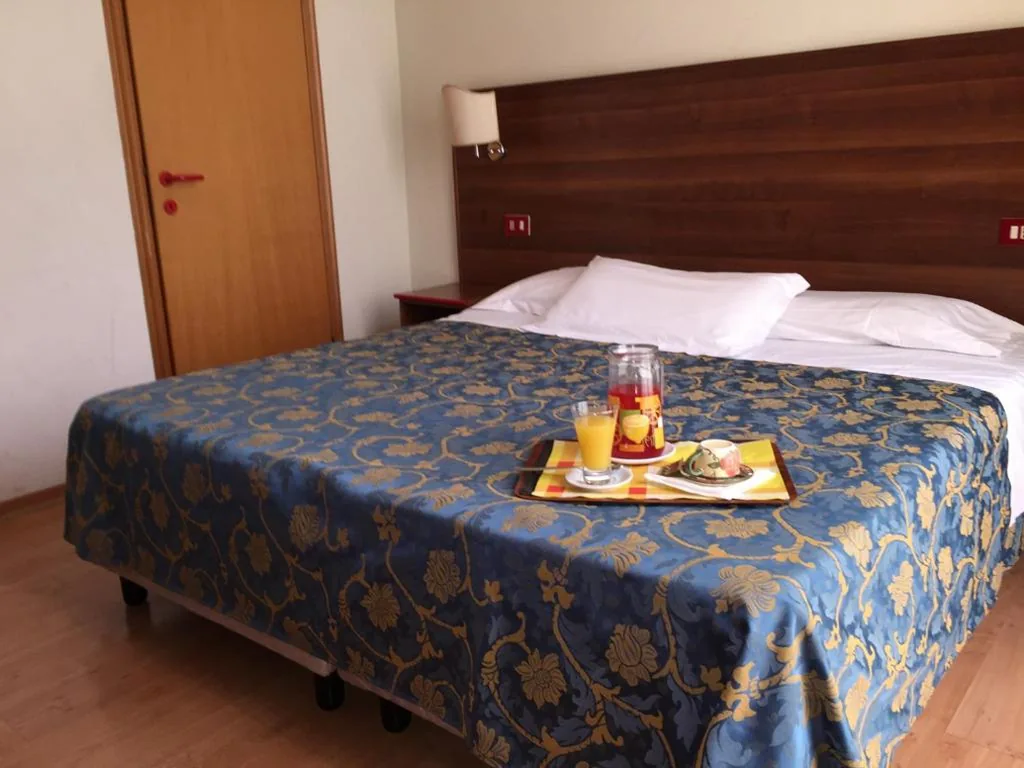 Camera Matrimoniale — Hotel Altavilla Dieci