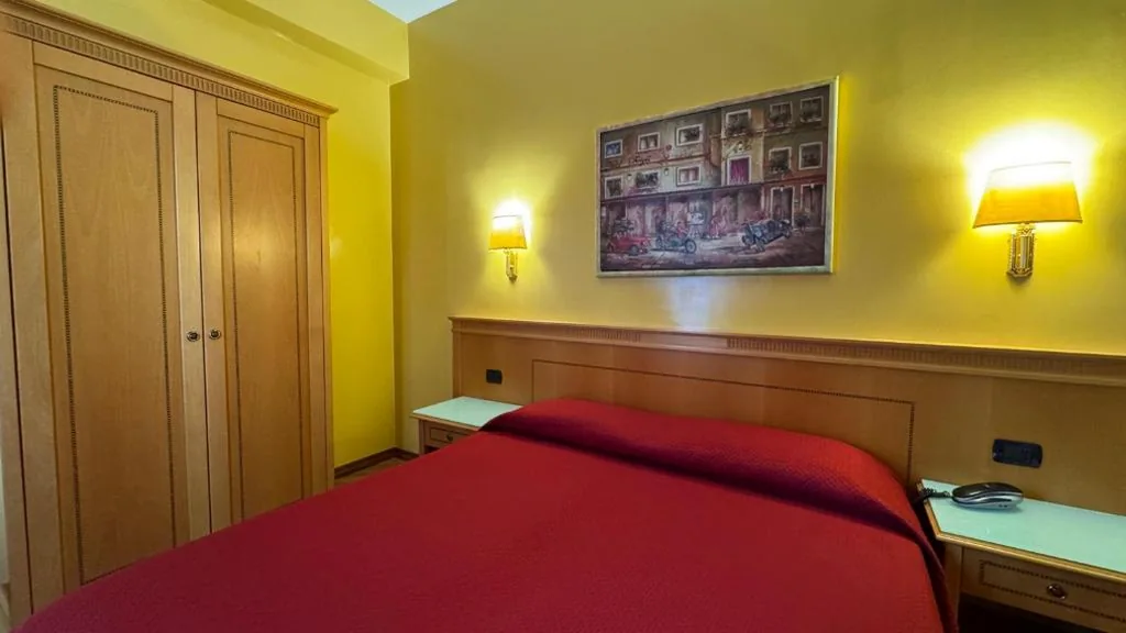 Camera Matrimoniale — Hotel Bright