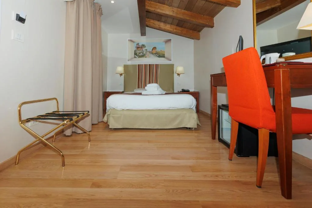 Camera Matrimoniale — Hotel Camelia