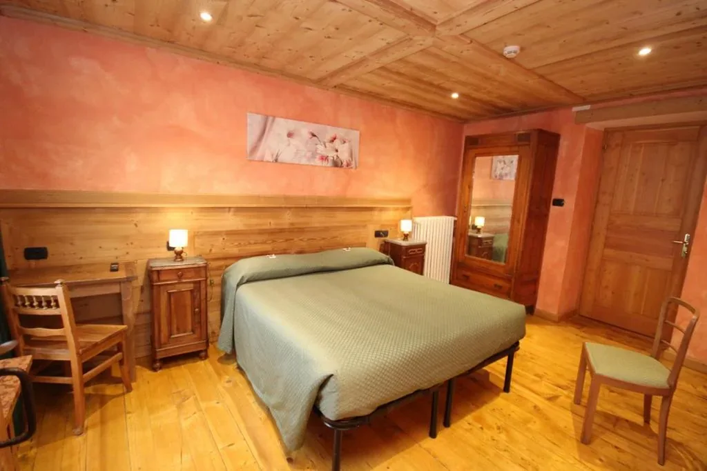 Double Room with Double Bed — Hotel Col Du Mont