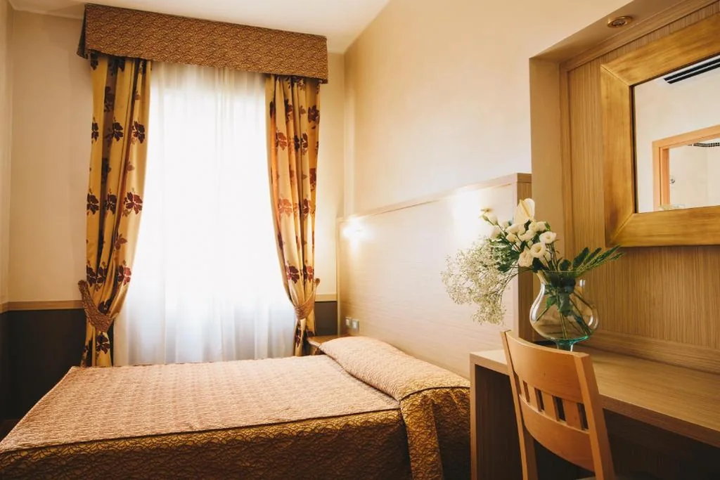 Camera Matrimoniale — Hotel Corallo
