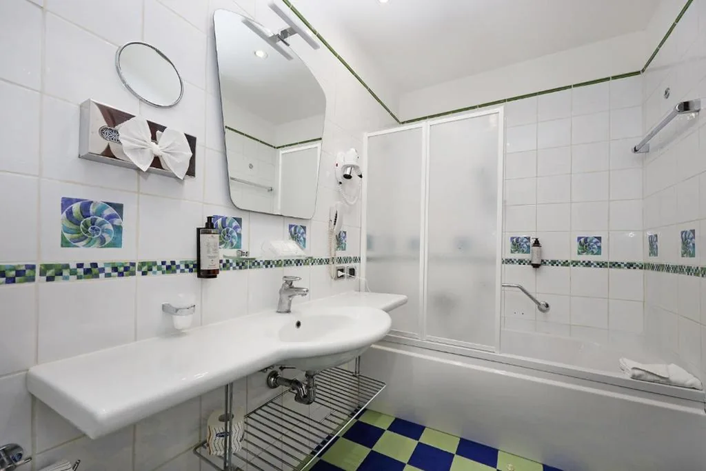 Double Room — Hotel Corot