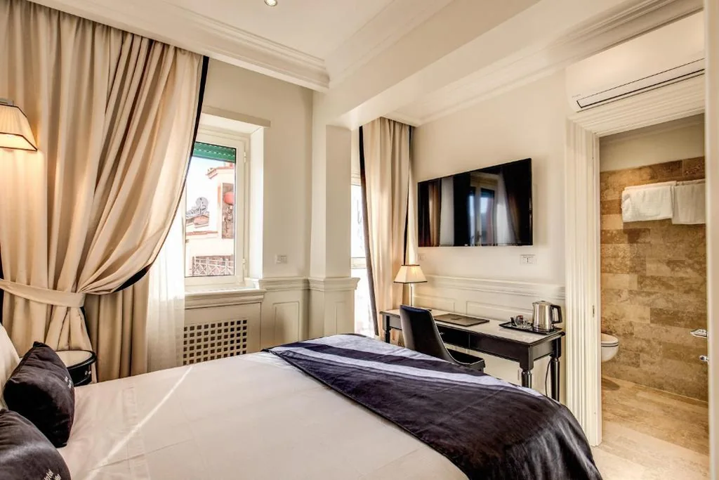 Camera Matrimoniale — Hotel Domus Mea