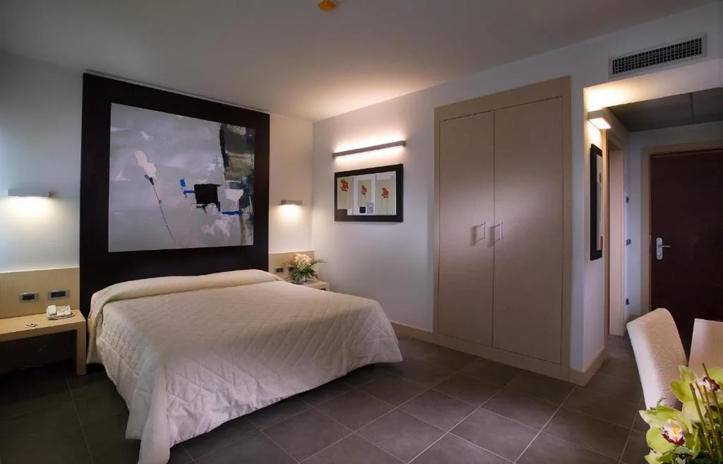 Double Room — Hotel Europa