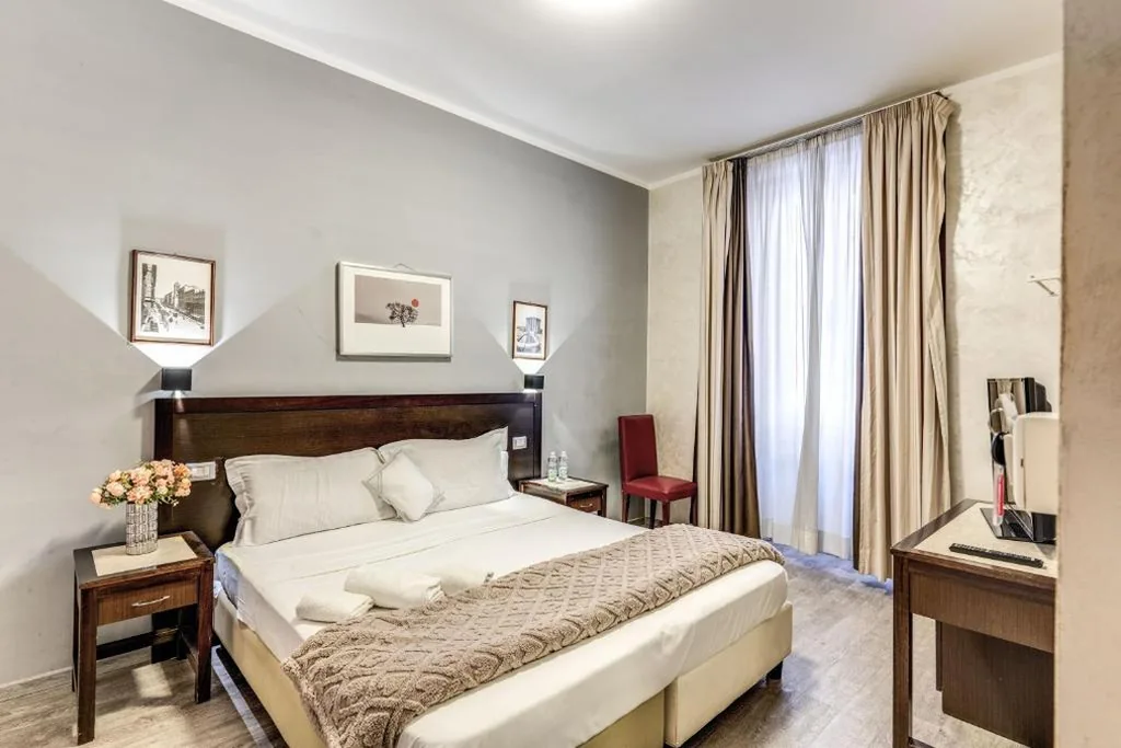 Camera Matrimoniale — Hotel Family House