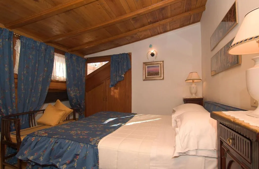 Double Room — Hotel Fontana