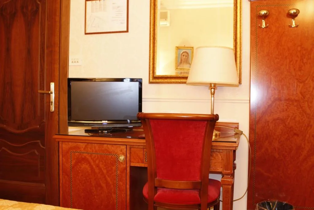 Camera Matrimoniale — Hotel Genio