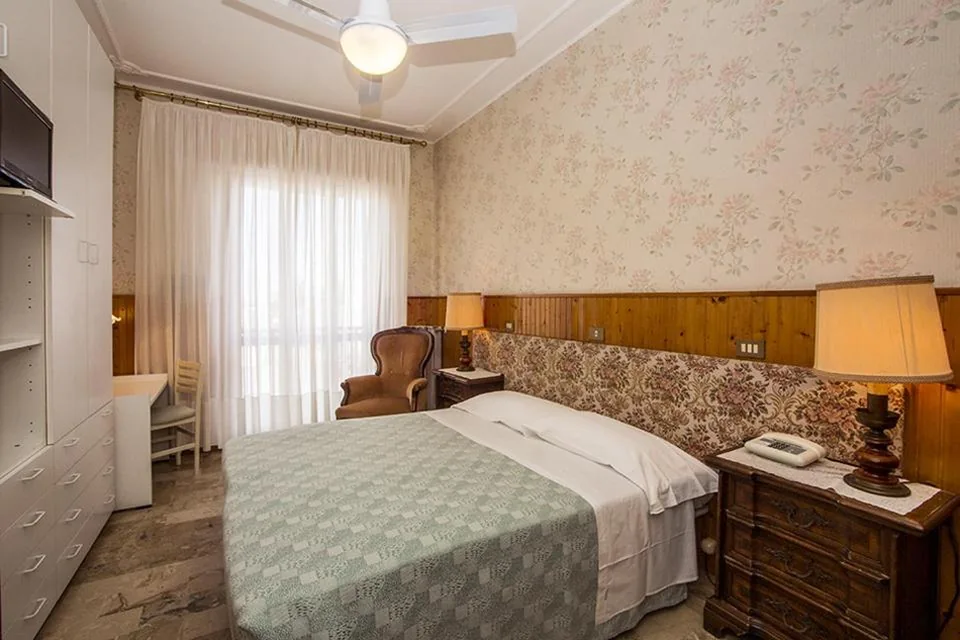 Camera Matrimoniale — Hotel Giovanna