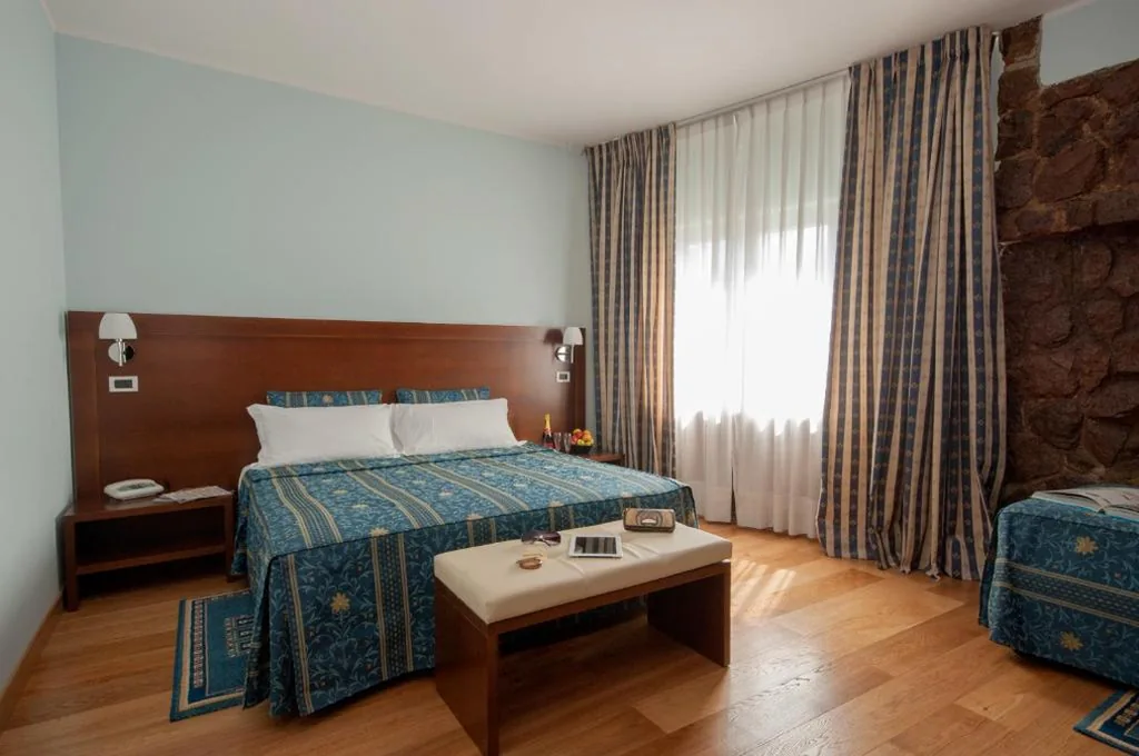 Double Room — Hotel La Pergola