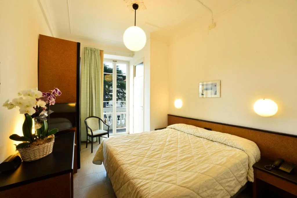 Double Room — Hotel Lamberti
