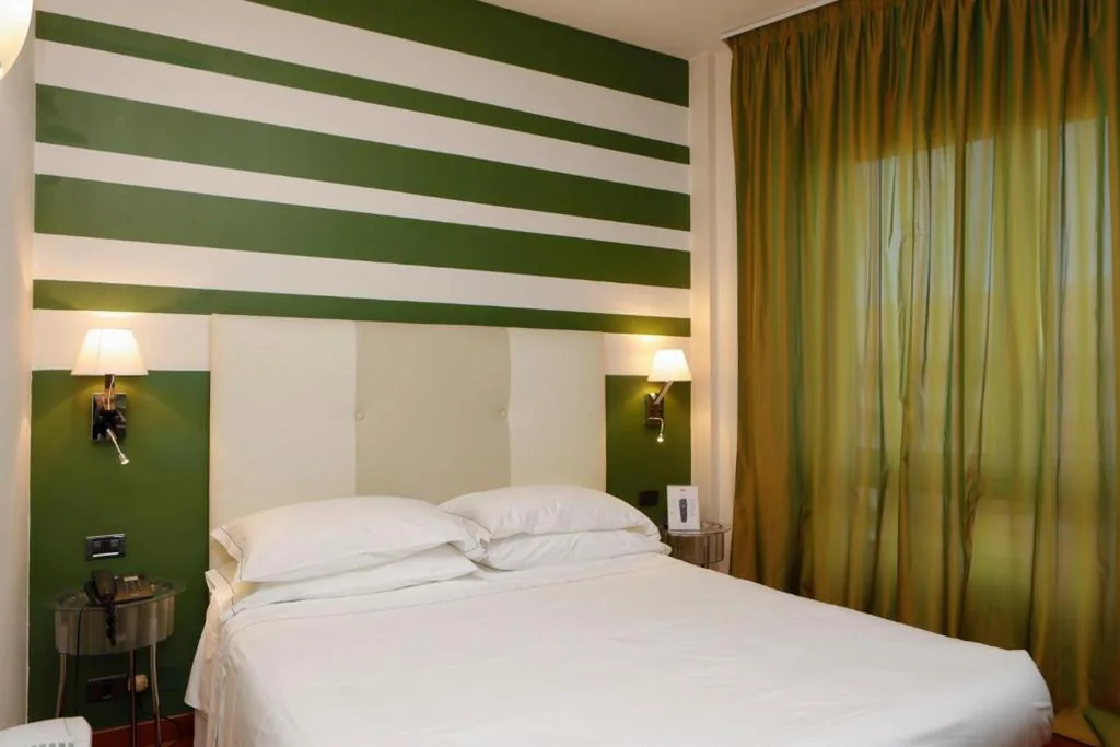 Double Room — Hotel Lancaster