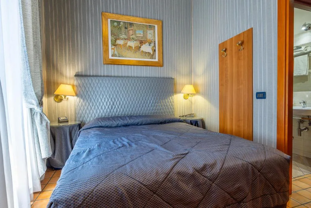 Camera Matrimoniale — Hotel Lirico