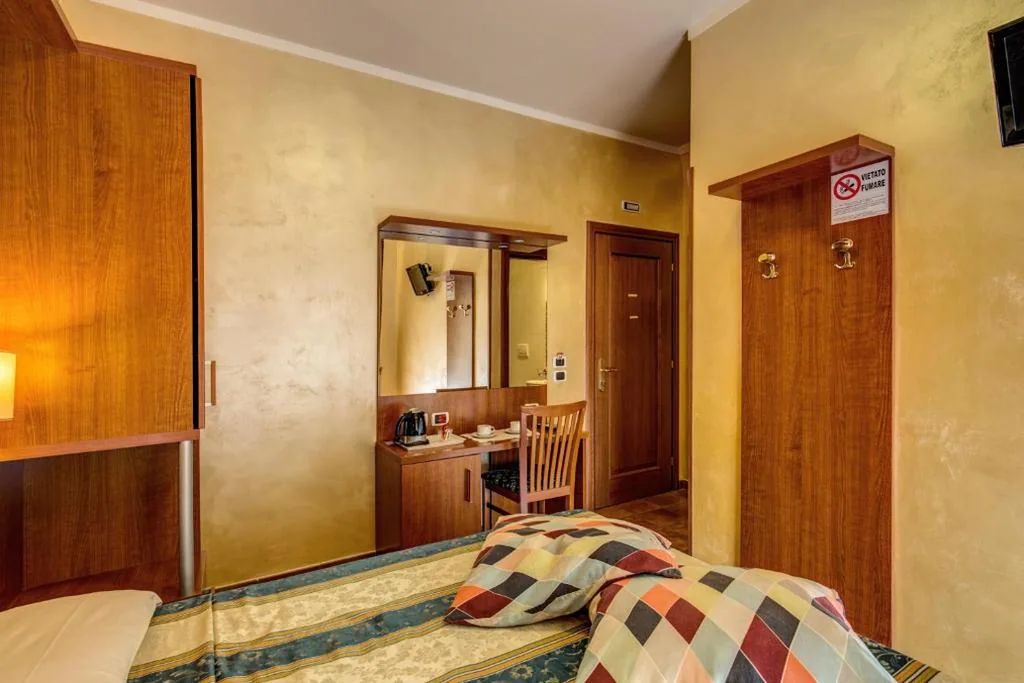 Camera Matrimoniale — Hotel Maryelen