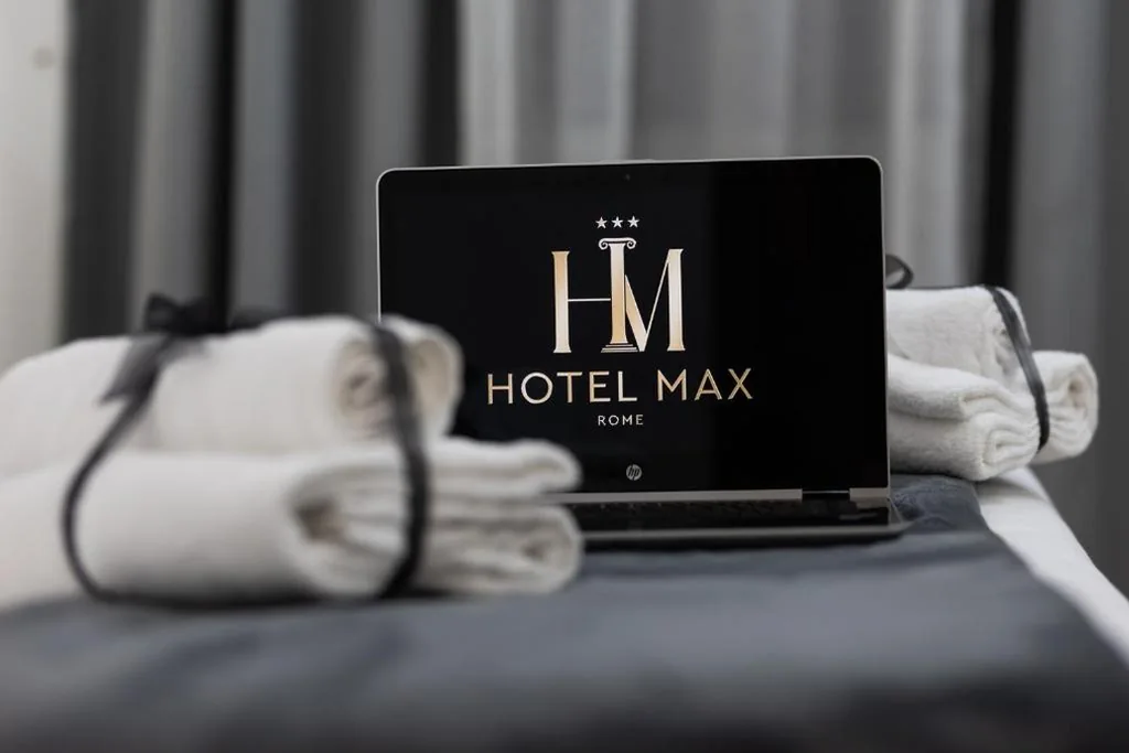 Camera Matrimoniale — Hotel Max