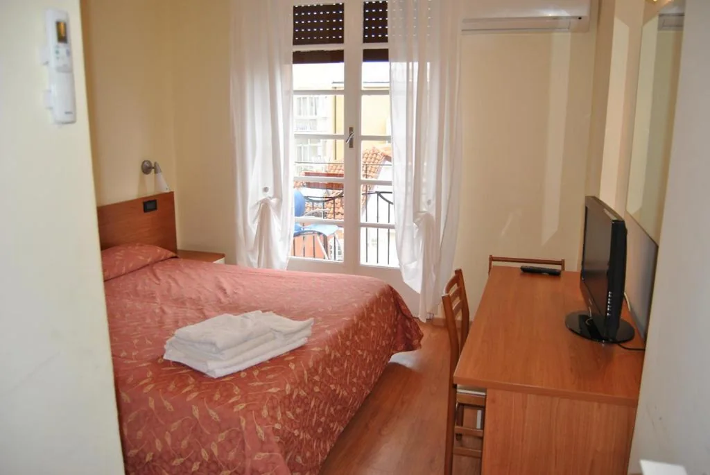 Camera Matrimoniale — Hotel Mimosa