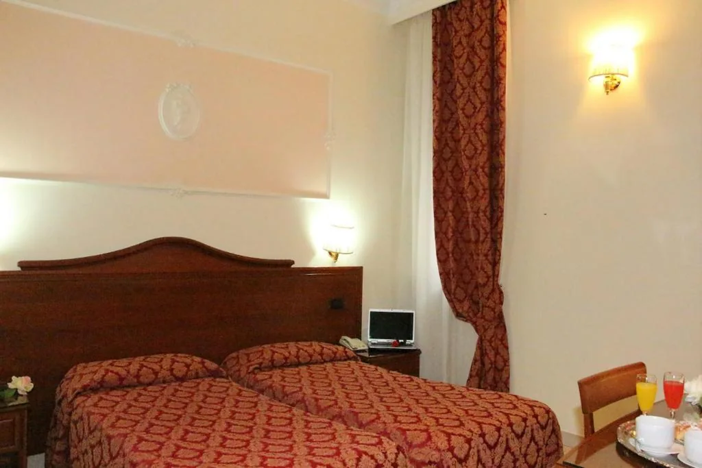 Camera Matrimoniale — Hotel Mirage
