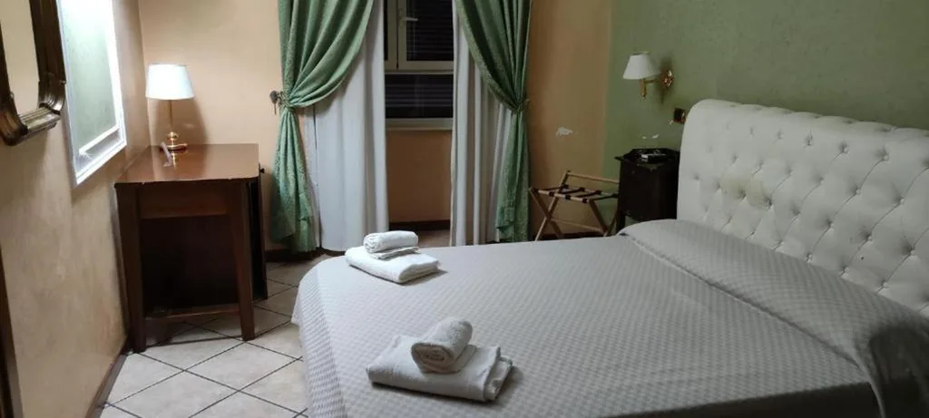 Camera Matrimoniale — Hotel MontReal