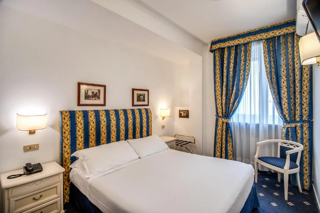 Camera Matrimoniale — Hotel Napoleon