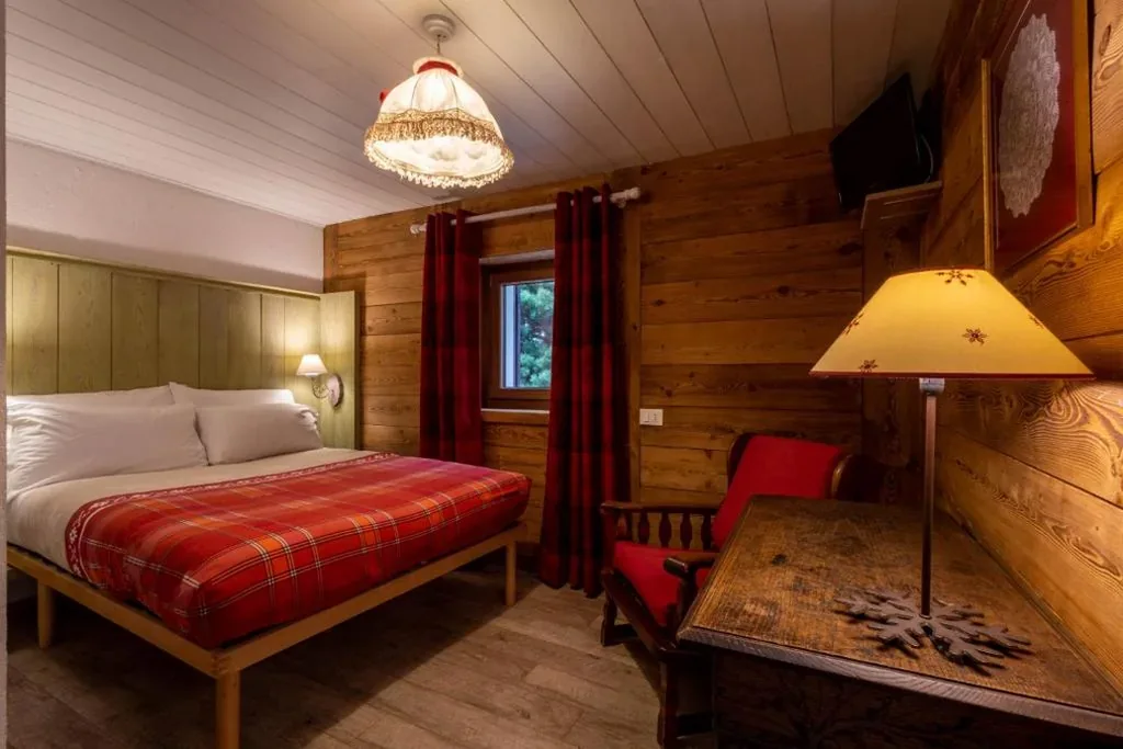 Double Room — Hotel Petit Dahu – Chambres et Restaurant