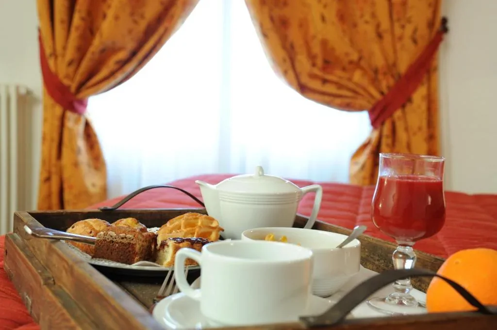 Camera Matrimoniale — Hotel Petit Tournalin