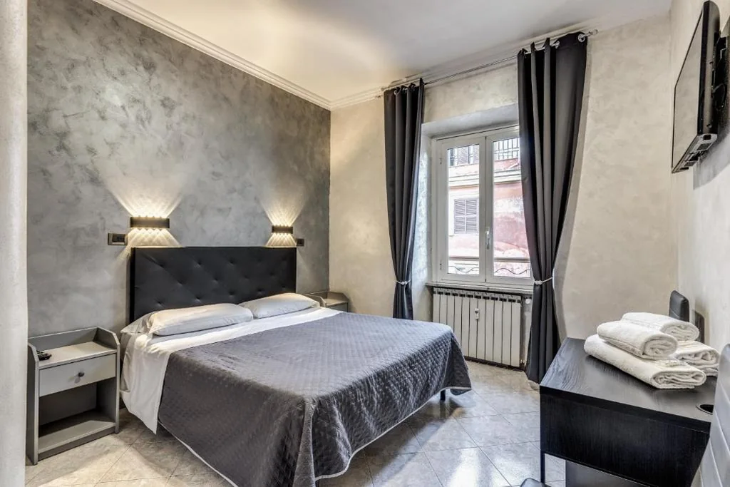 Double Room — Hotel Planet