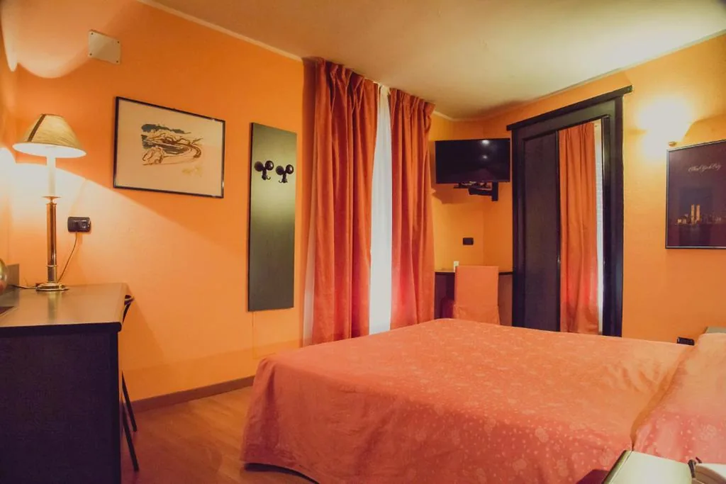 Double Room — Hotel Rainero
