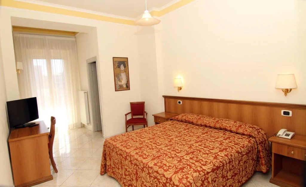 Double Room — Hotel Reale