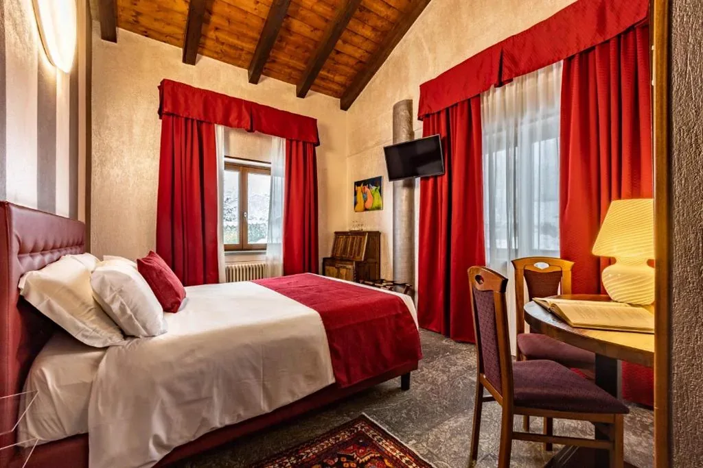 Double Room — Hotel & Restaurant Le Charaban