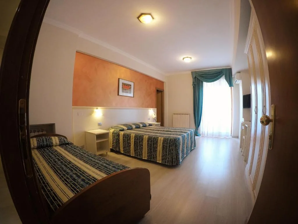 Camera Matrimoniale — Hotel Ristorante La Ripa